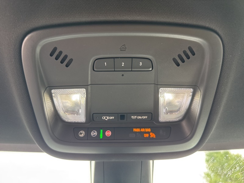2022 Chevrolet Traverse Premier photo 26