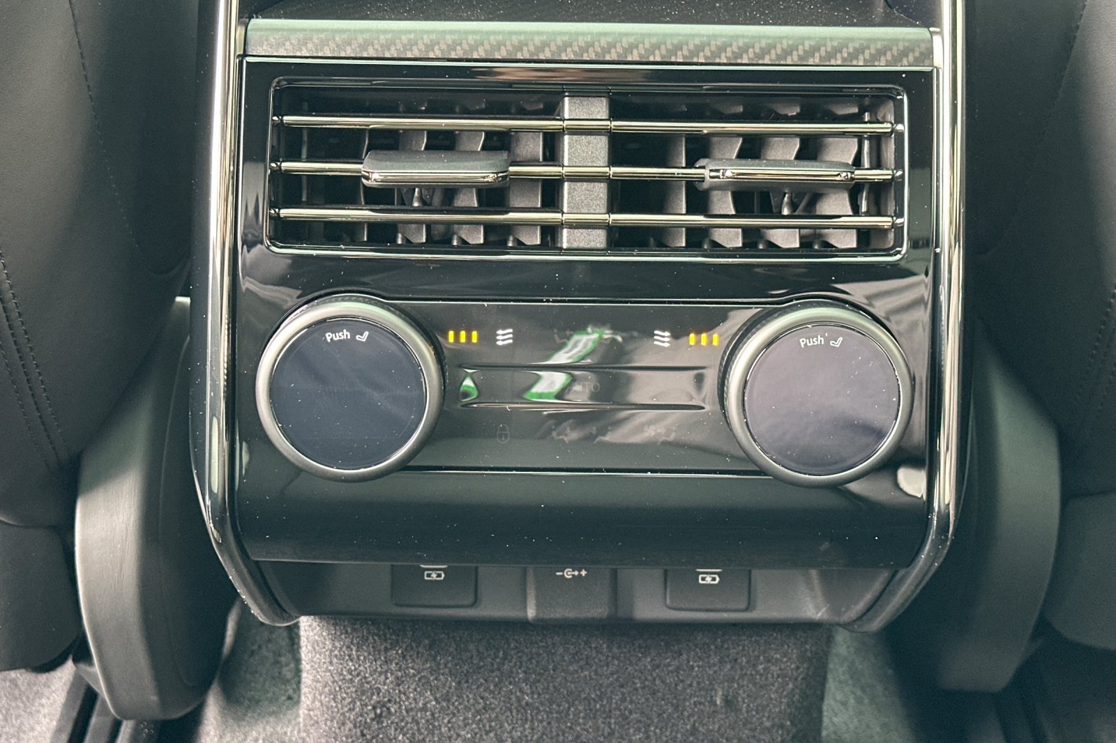 2025 Land Rover Range Rover Sport photo 14