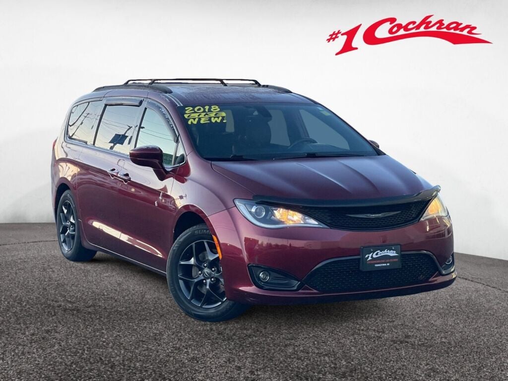 2018 Chrysler Pacifica Touring L Plus's photo