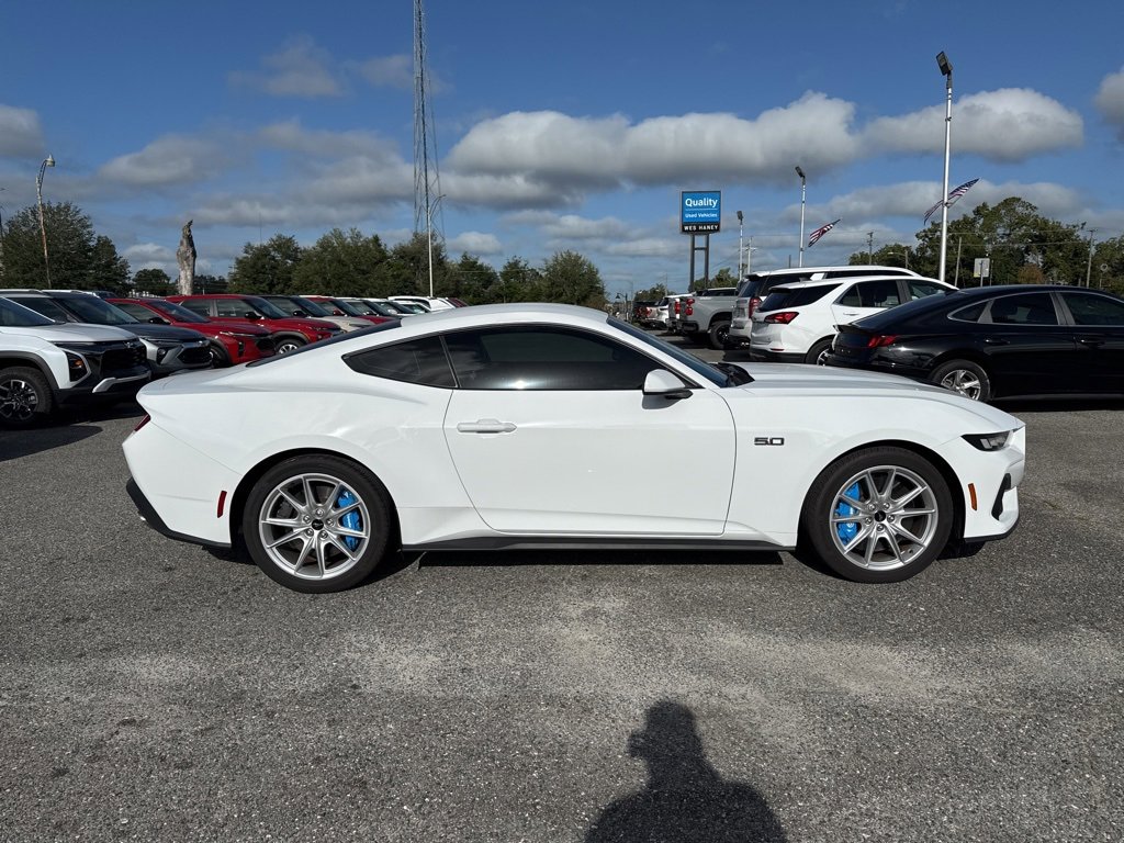 2024 Ford Mustang GT Premium photo 3