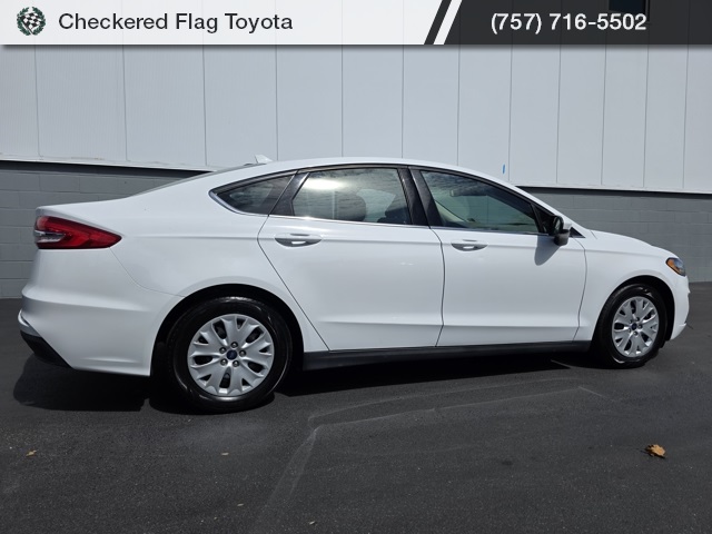 2020 Ford Fusion S photo 8