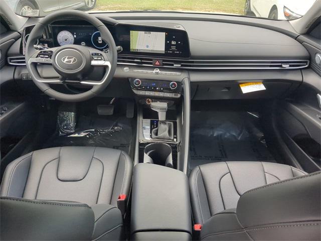 2025 Hyundai Elantra Limited photo 13