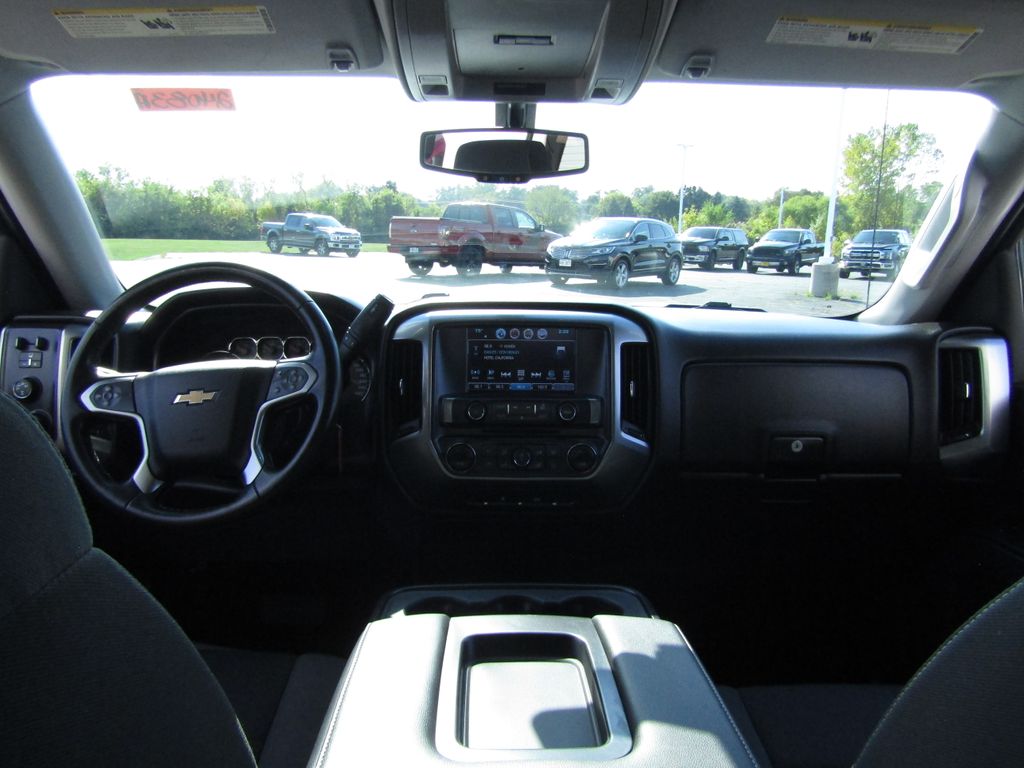 2016 Chevrolet Silverado 1500 LT photo 16