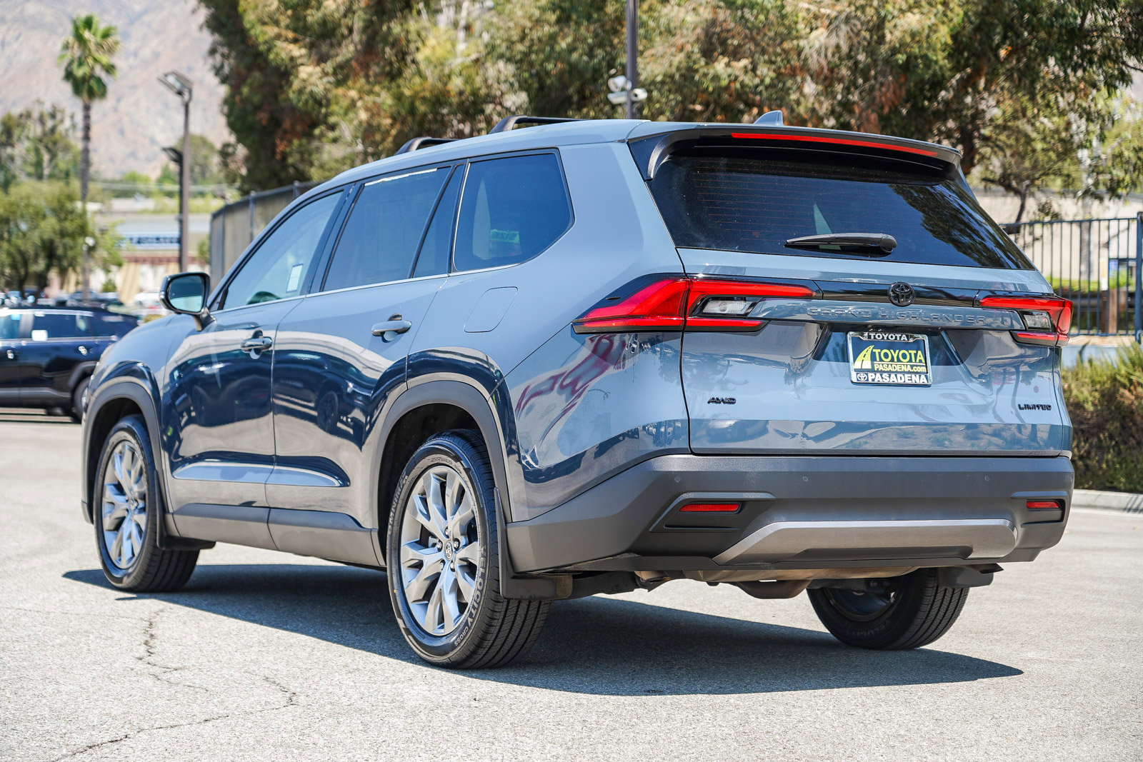 2024 Toyota Grand Highlander Limited photo 8