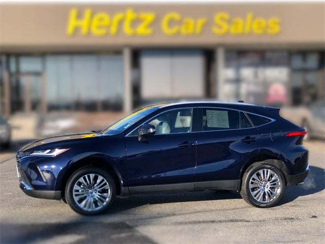 2023 Toyota Venza XLE's photo