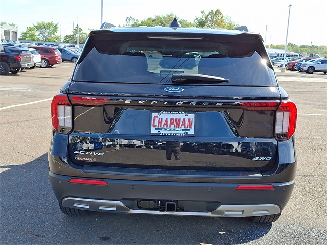 2025 Ford Explorer photo 4