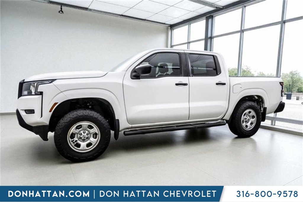 2022 Nissan Frontier S photo 2
