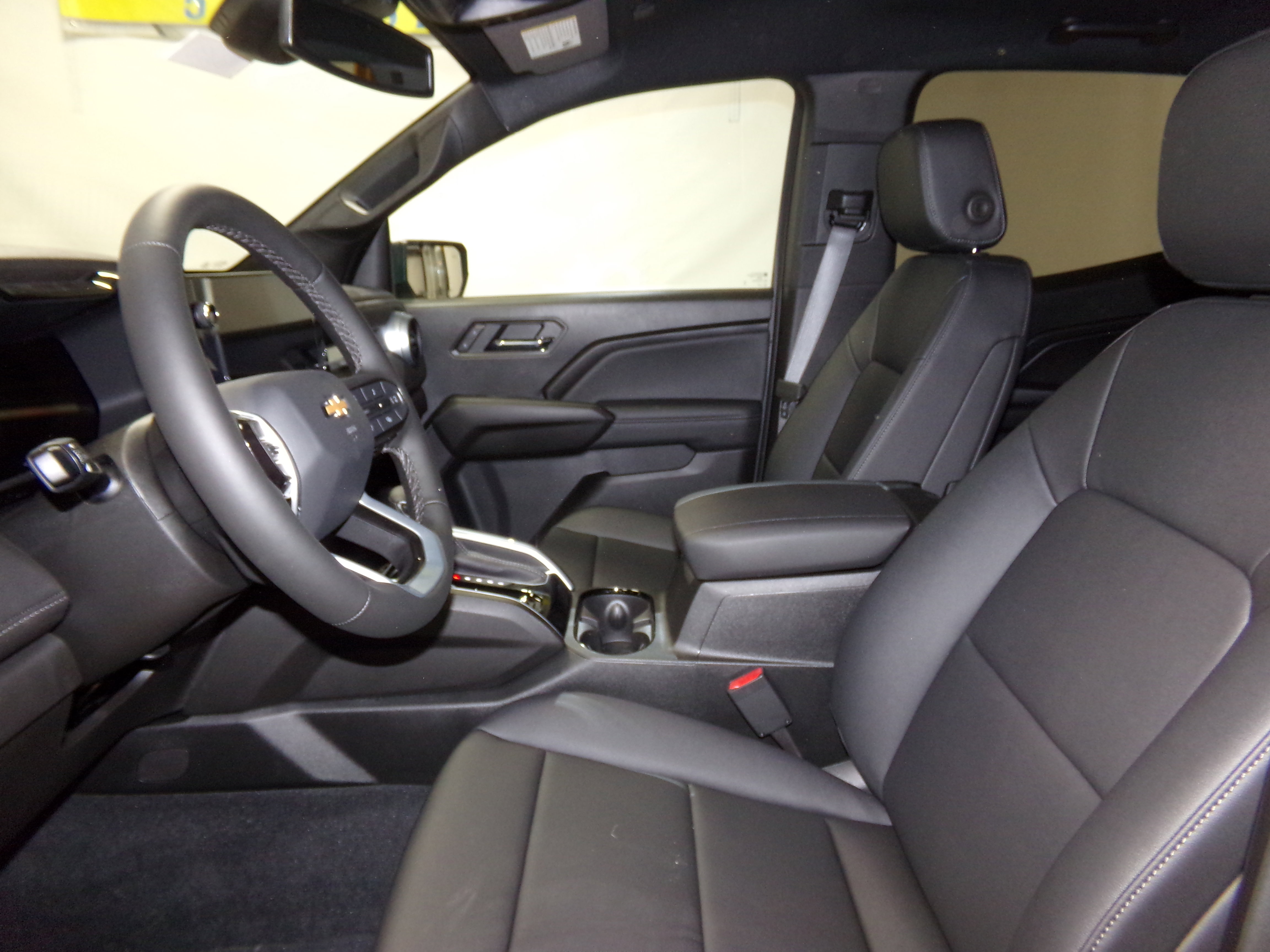 2026 Chevrolet Colorado LT photo 13