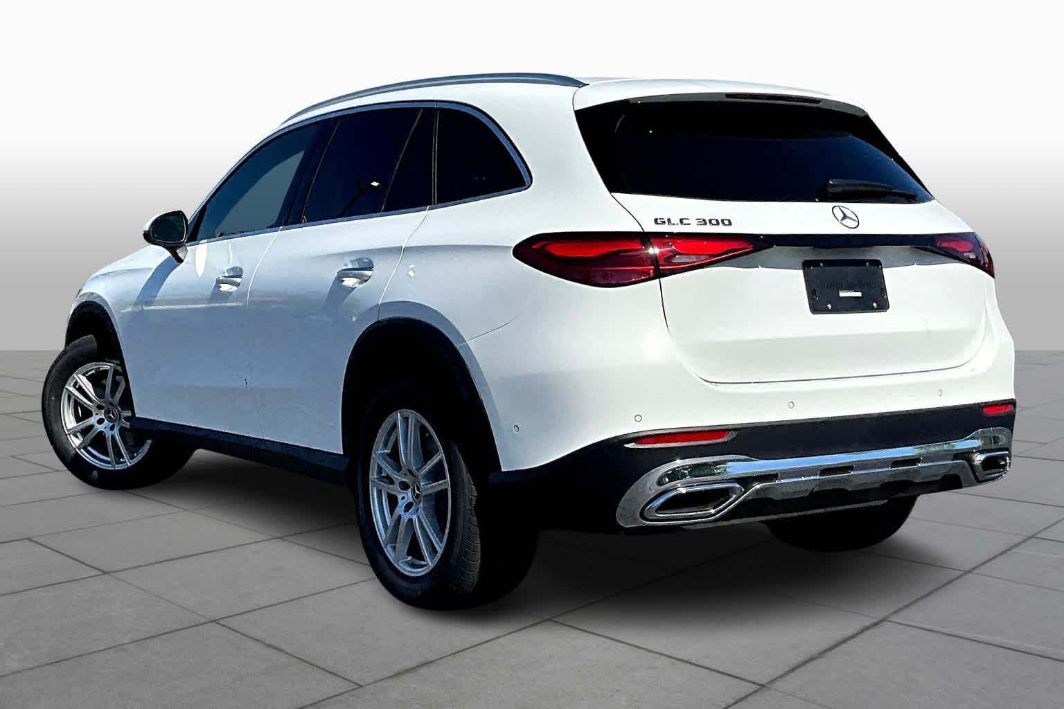 2025 Mercedes Benz GLC 300 photo 12