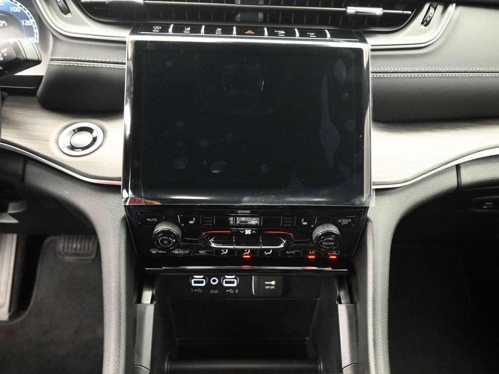 2025 Jeep Grand Cherokee Limited photo 3