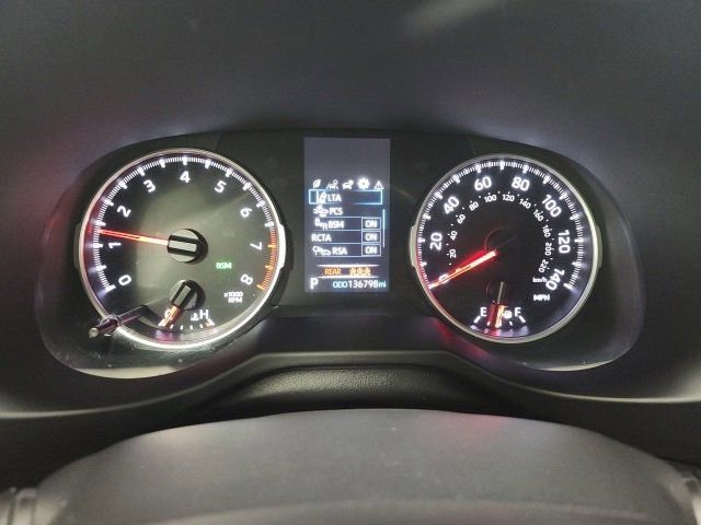 2022 Toyota RAV4 LE photo 23