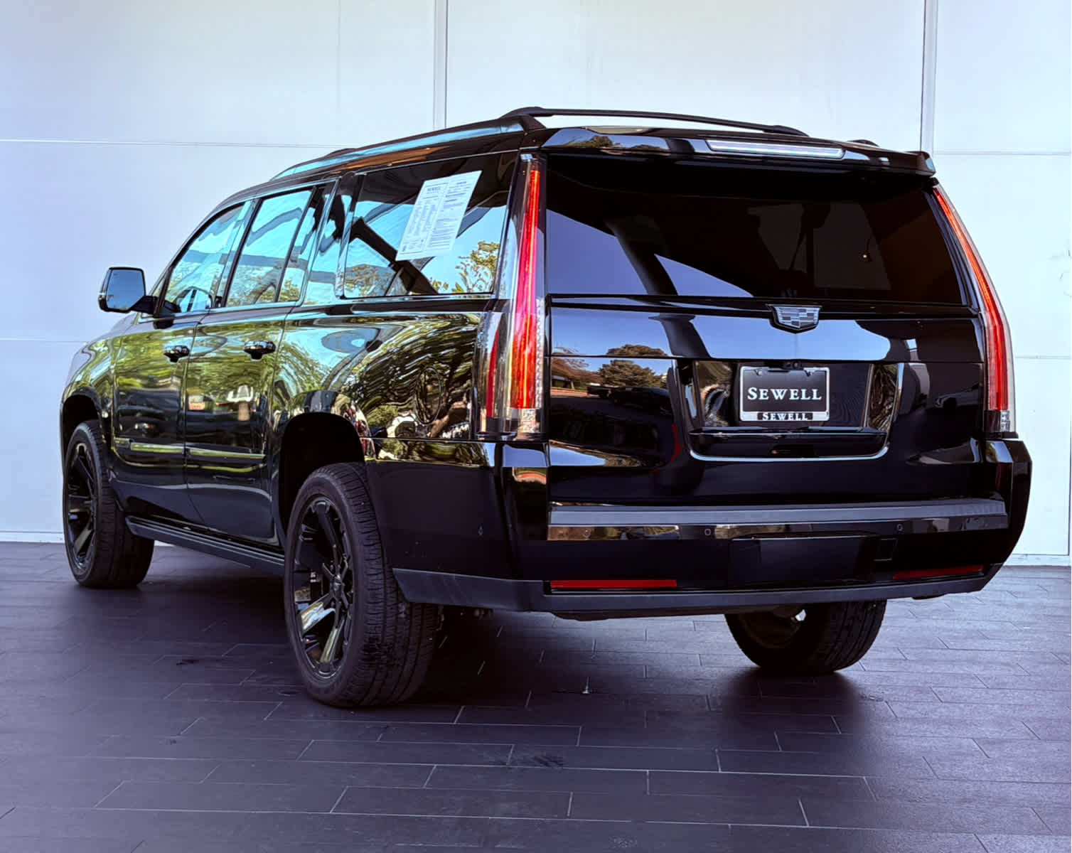 2019 Cadillac Escalade ESV Premium Luxury photo 4