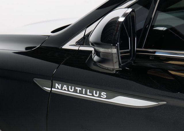 2023 Lincoln Nautilus Reserve photo 5