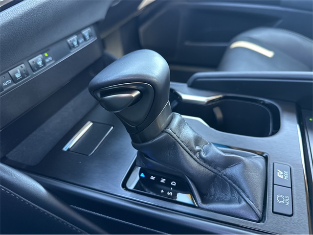 2025 Lexus ES 300h Premium photo 26