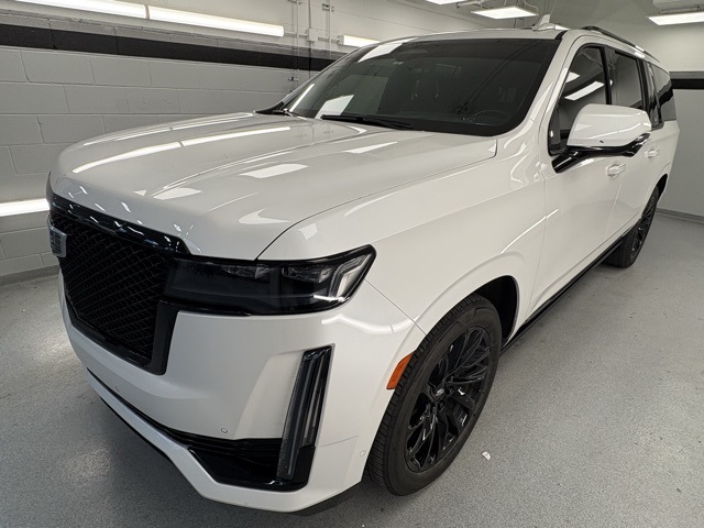 2024 Cadillac Escalade ESV Sport Platinum's photo