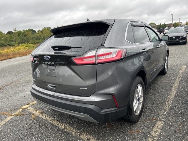2022 Ford Edge SEL photo 4