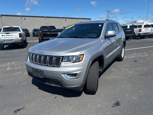 2020 Jeep Grand Cherokee Laredo E photo 3