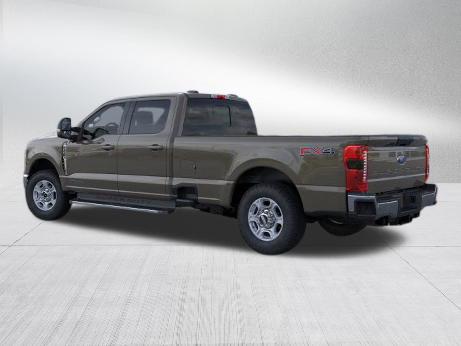 2026 Ford F-350 XLT photo 6