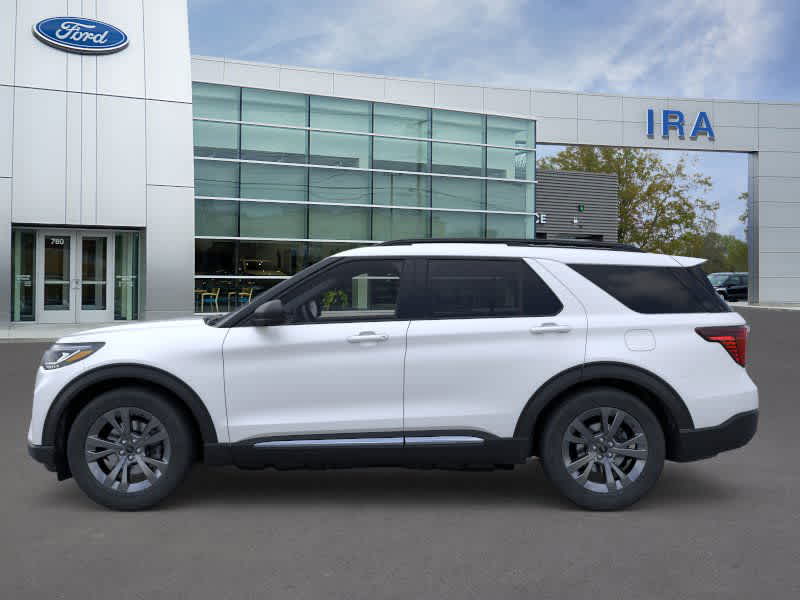 2025 Ford Explorer photo 3