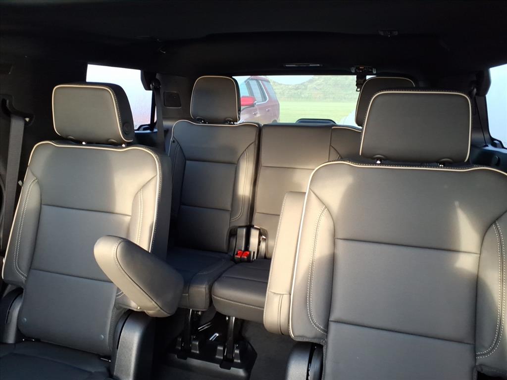 2025 Chevrolet Tahoe Premier photo 9