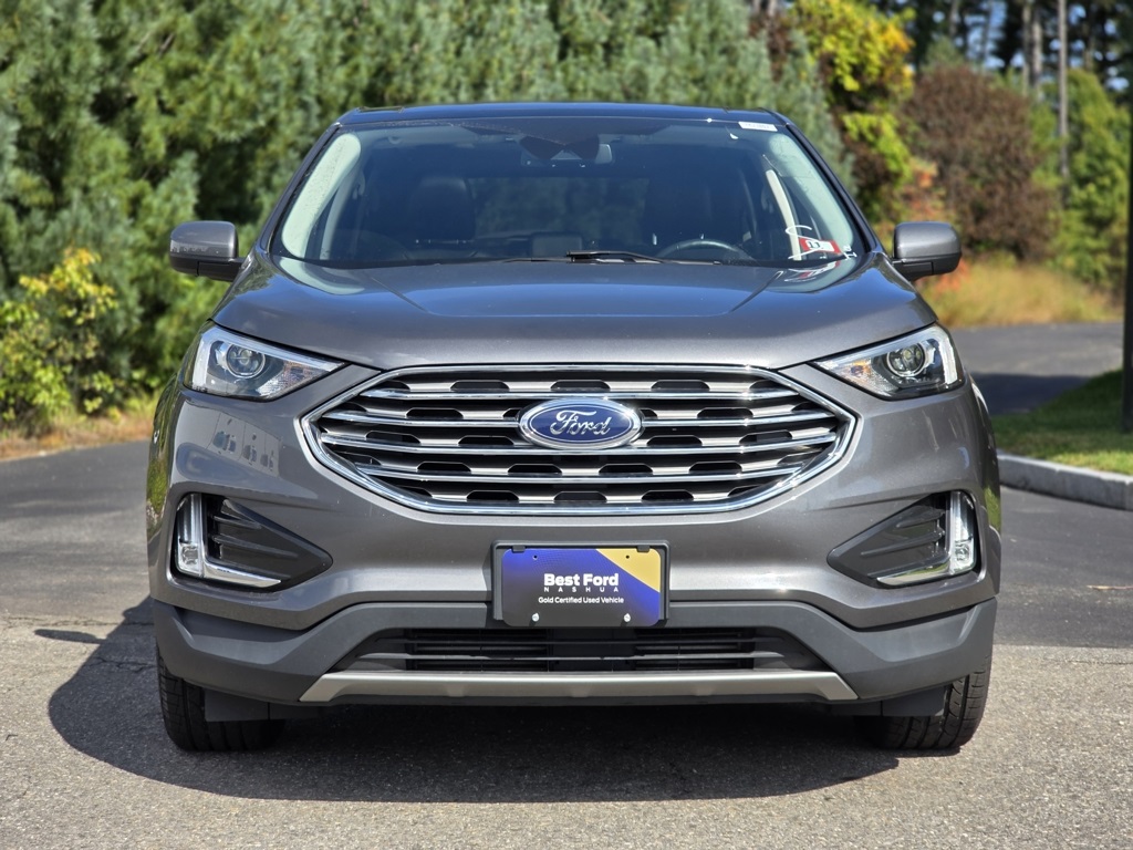 2022 Ford Edge SEL photo 2
