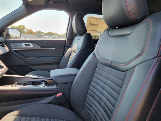 2025 Ford Explorer ST-Line photo 11
