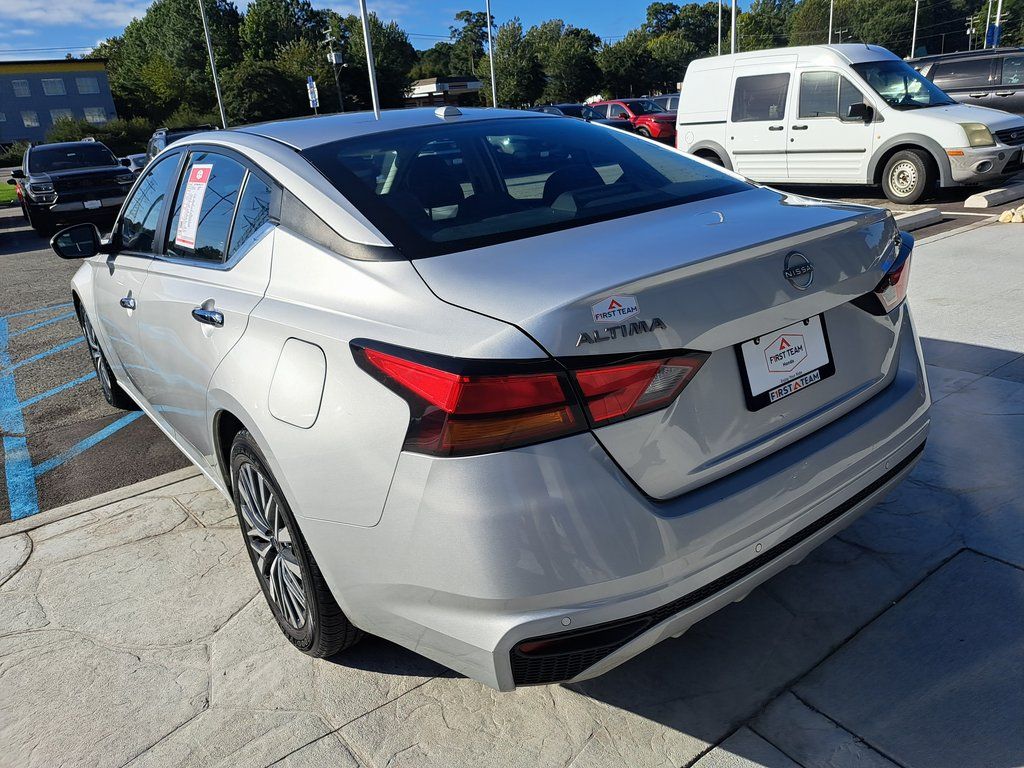 2023 Nissan Altima 2.5 SV photo 4