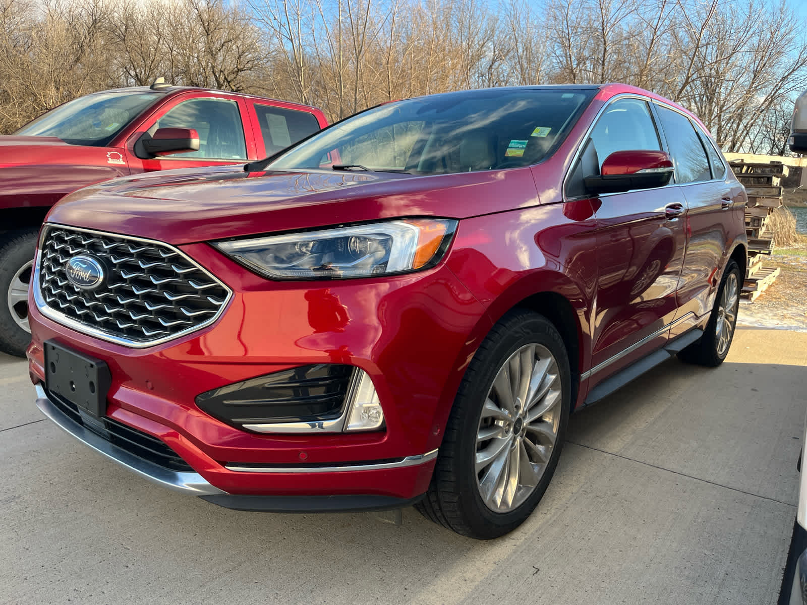 2022 Ford Edge Titanium photo 2