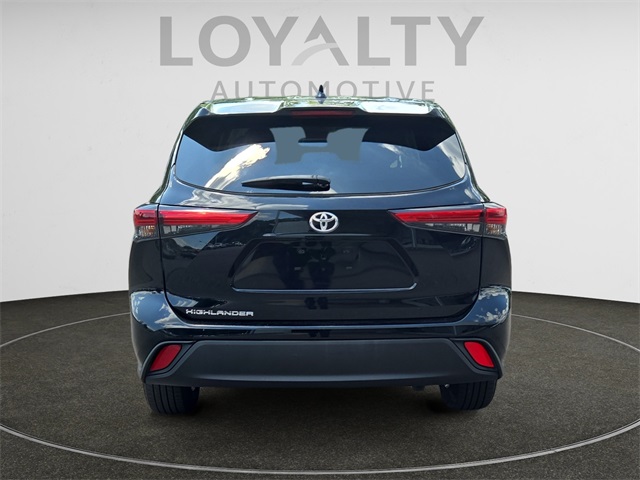 2021 Toyota Highlander L photo 4
