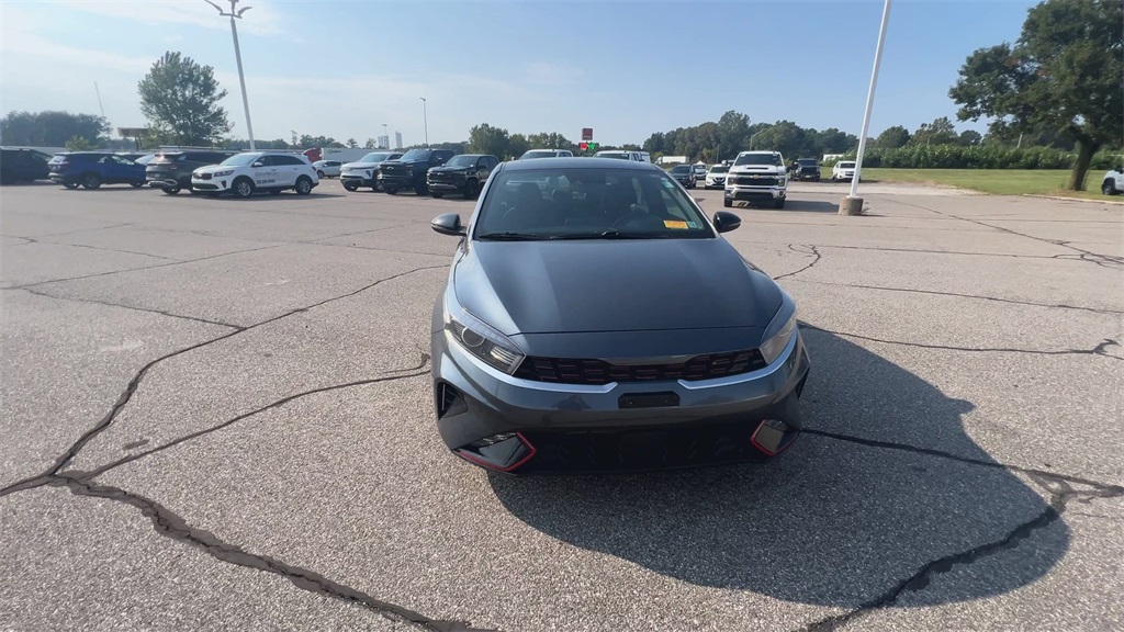 2023 Kia Forte GT-Line photo 2