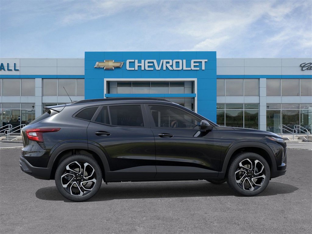 2026 Chevrolet Trax photo 2