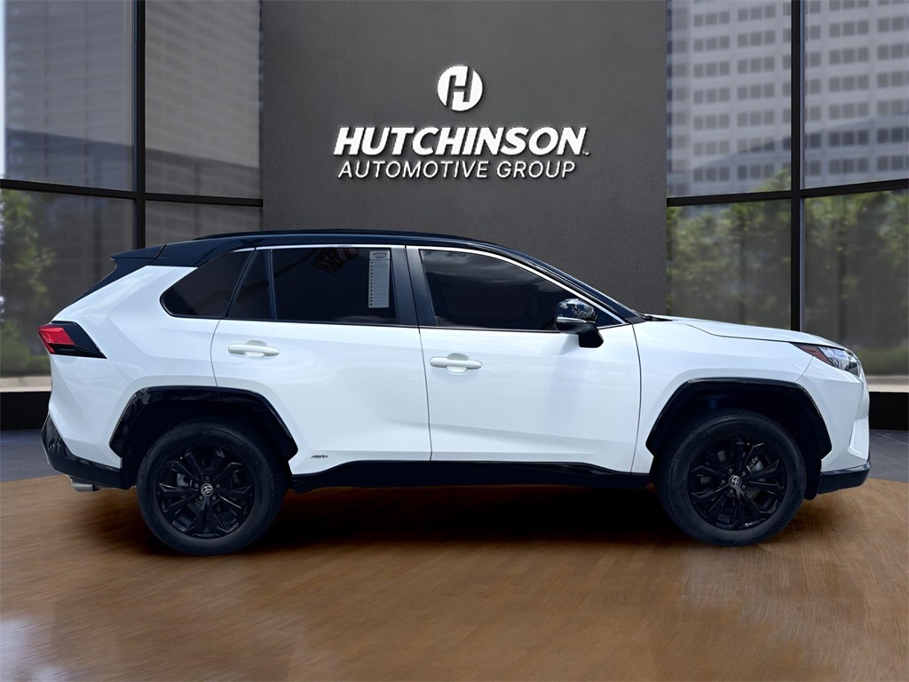 2022 Toyota RAV4 Hybrid XSE photo 7
