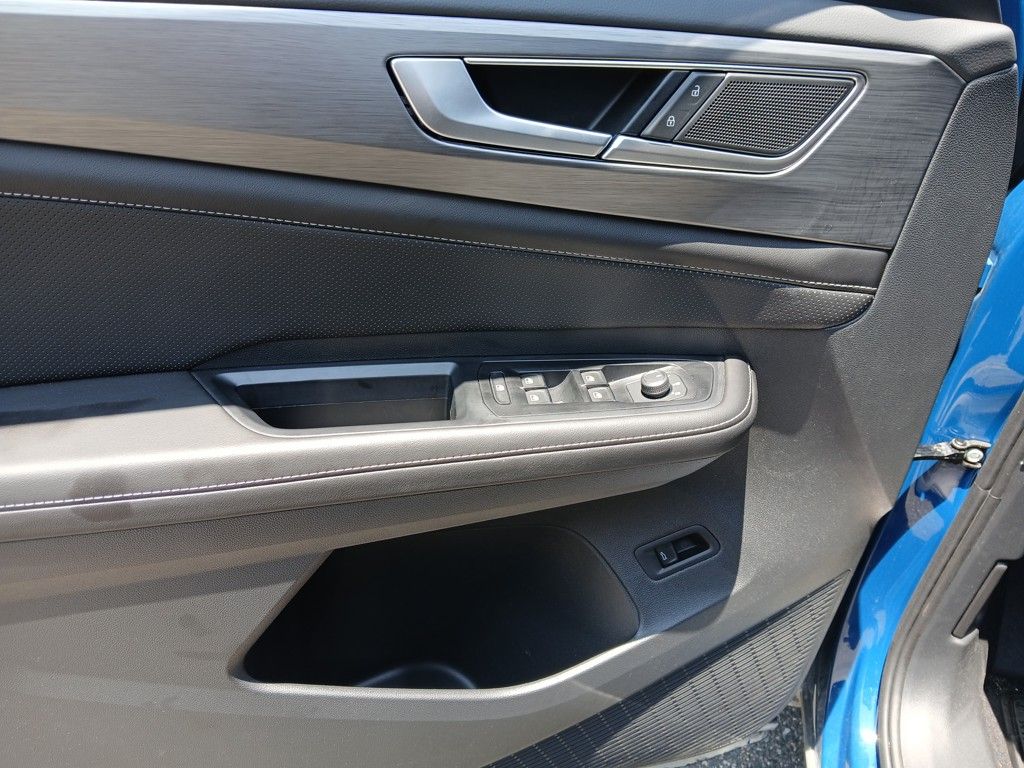 2025 Volkswagen Atlas Cross Sport SE Technology photo 12