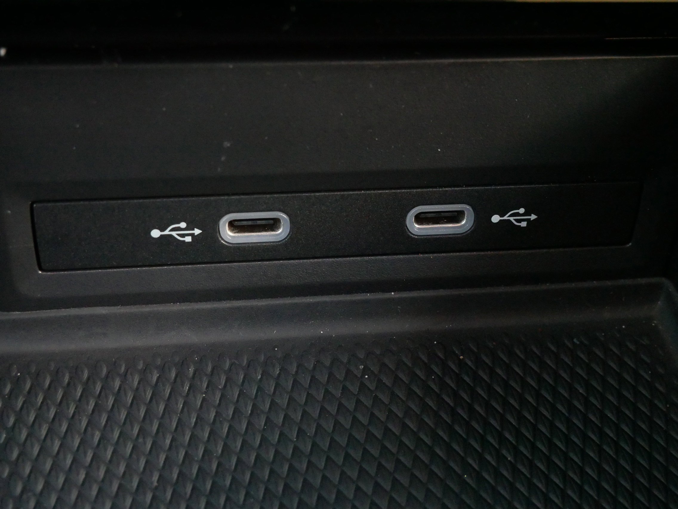 2024 Volkswagen Atlas Cross Sport SE Technology photo 29