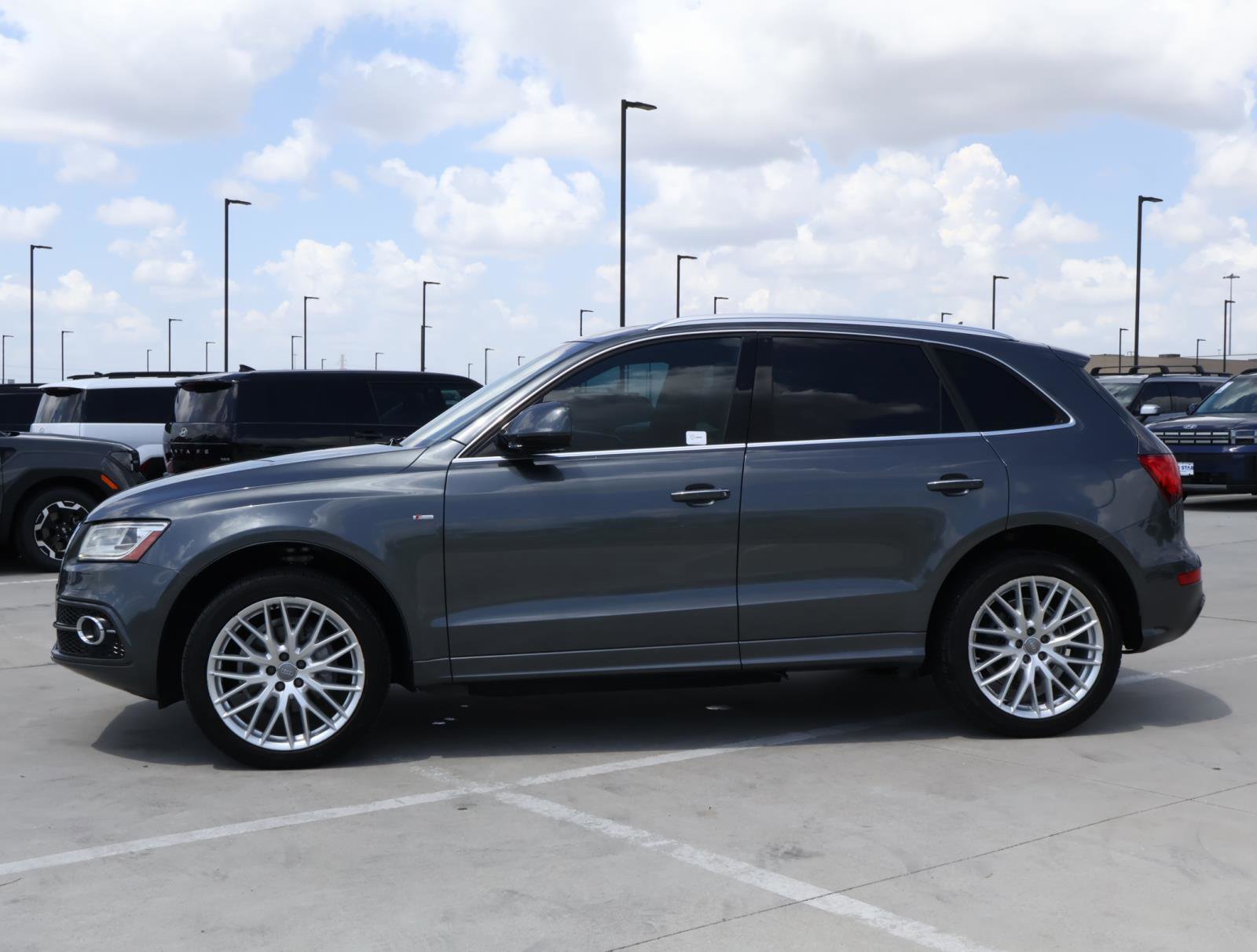 2017 Audi Q5 Premium Plus photo 2