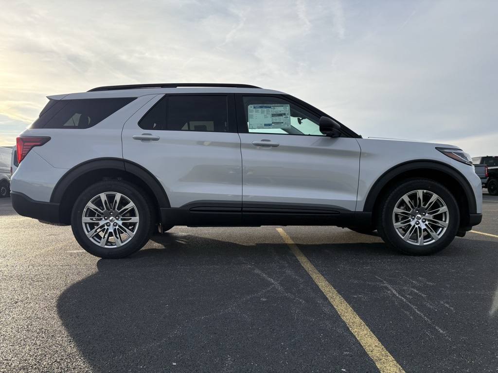 2026 Ford Explorer photo 3