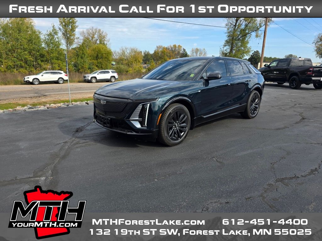 2024 Cadillac Lyriq Luxury photo 4