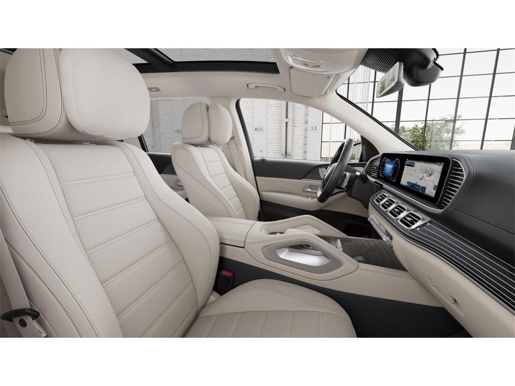 2026 Mercedes Benz GLS 450 4MATIC photo 3