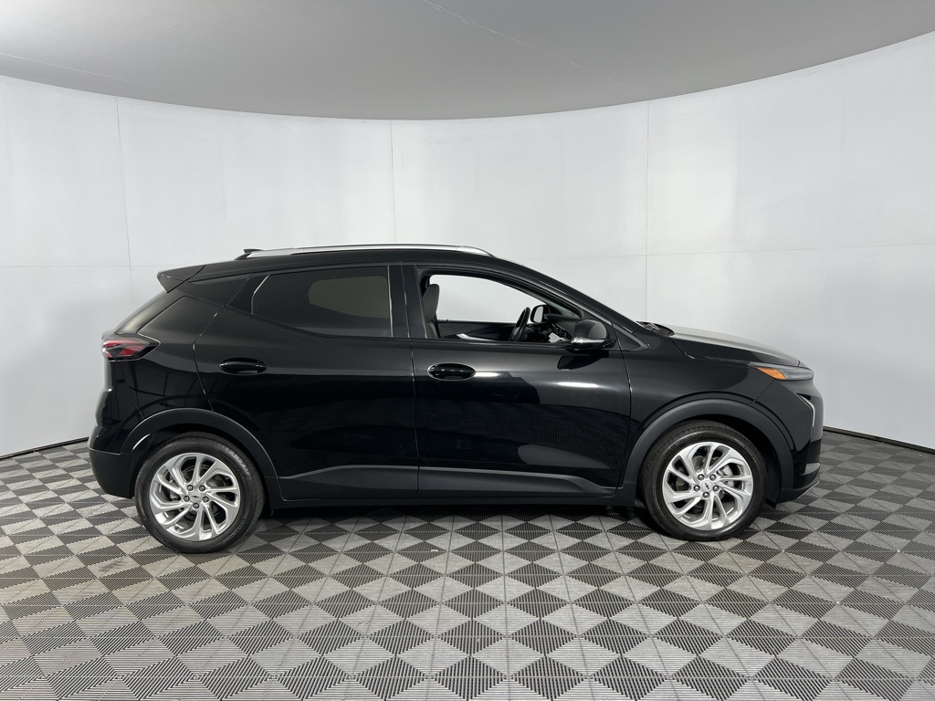 2023 Chevrolet Bolt EUV photo 2