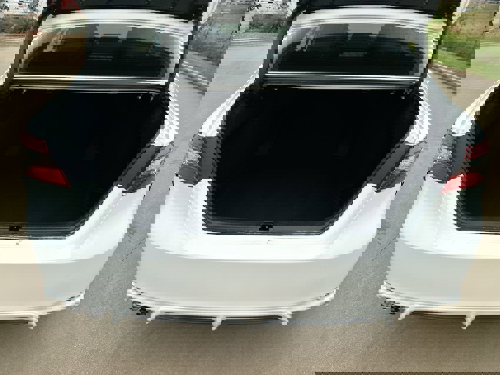 2023 Toyota Camry Hybrid SE photo 20