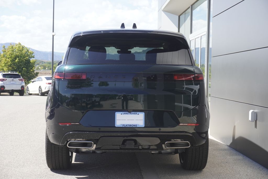 2025 Land Rover Range Rover Sport SE photo 4