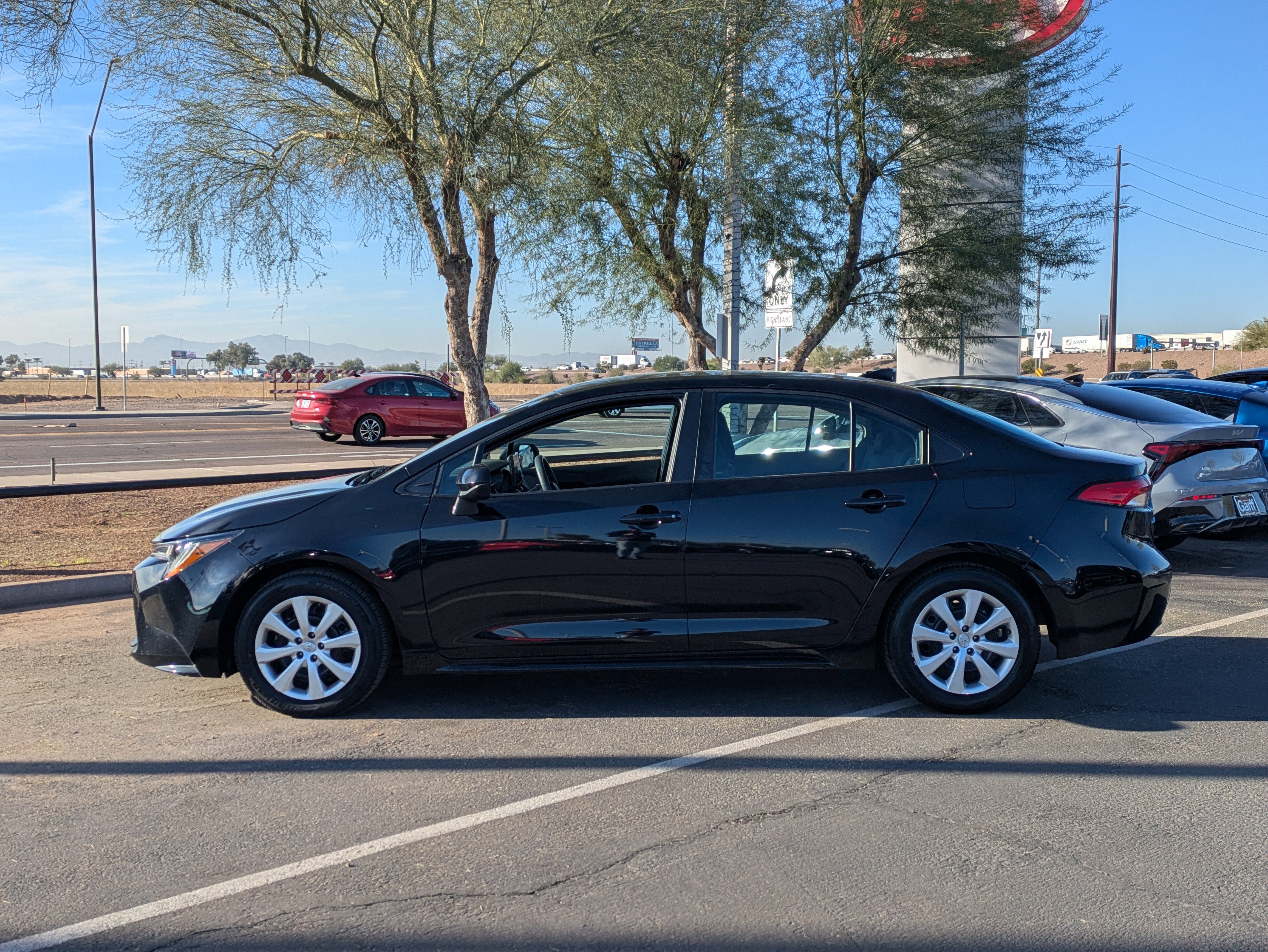 Used 2024 Toyota Corolla LE with VIN 5YFB4MDE5RP176152 for sale in Northfield, Minnesota