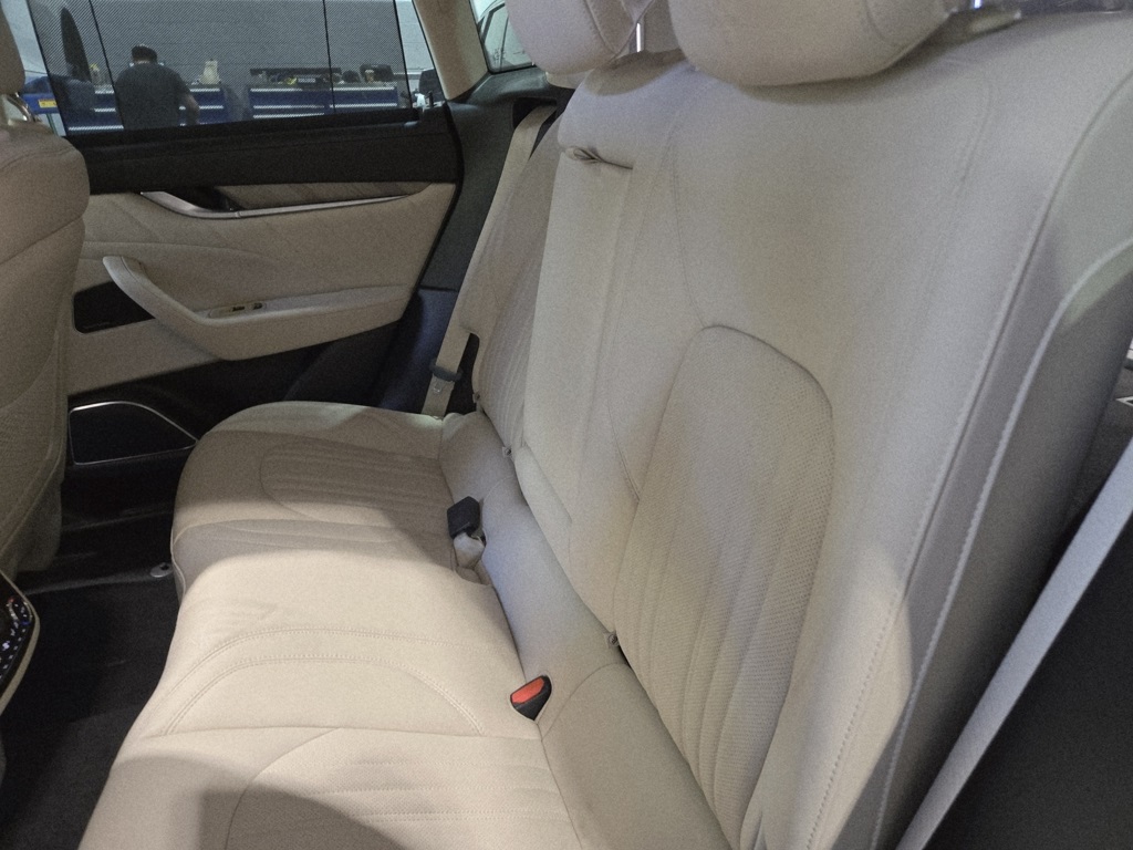 2021 Maserati Levante GranLusso photo 9