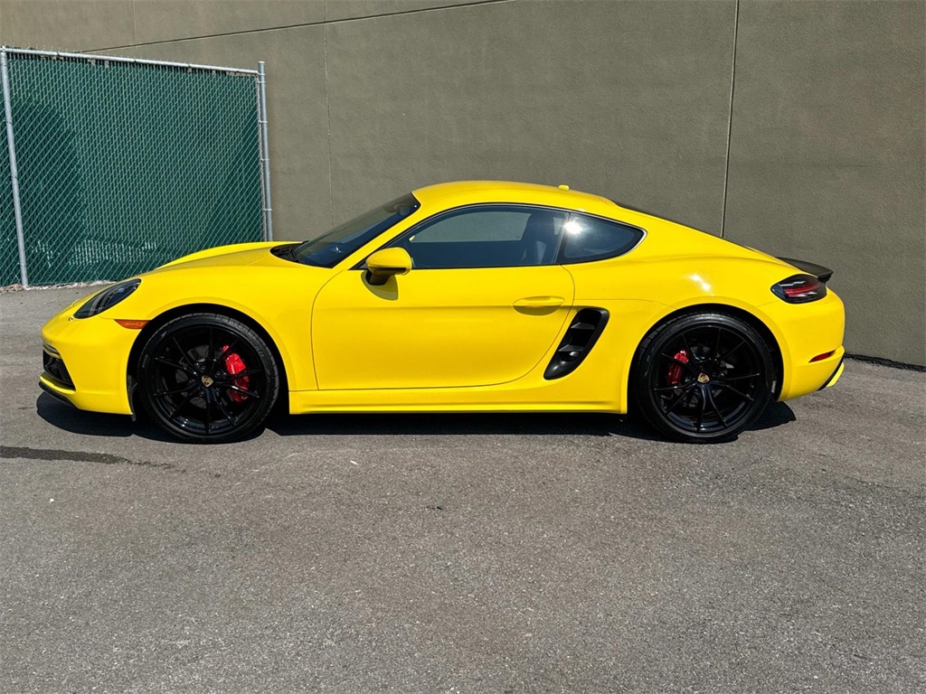 2024 Porsche Cayman S photo 2