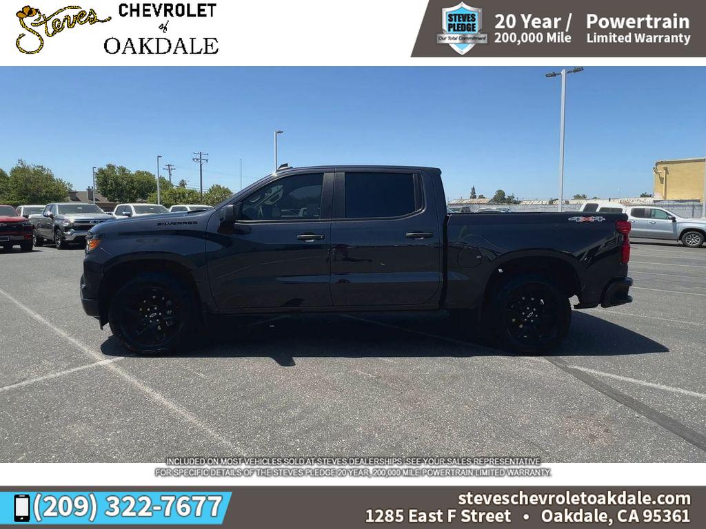 2023 Chevrolet Silverado 1500 Custom photo 2