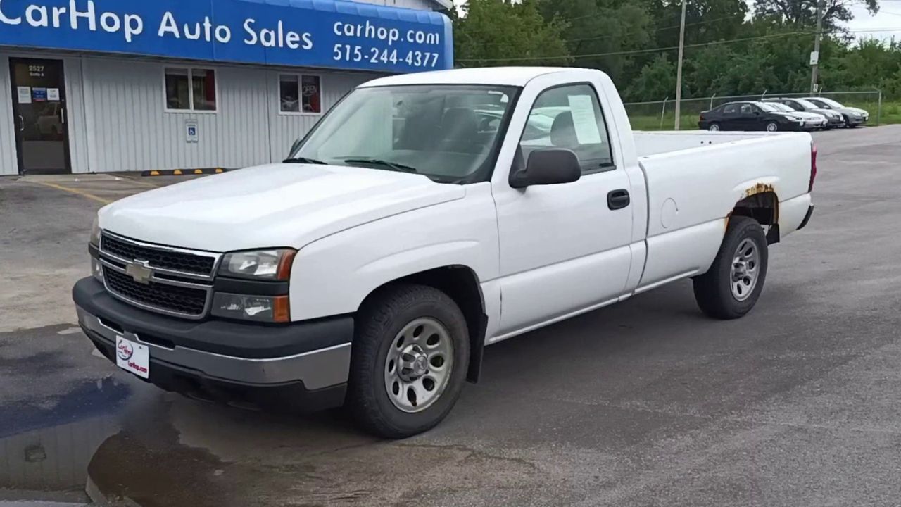 PreOwned 2007 Chevrolet Silverado REGULAR CAB X817415 in Des Moines