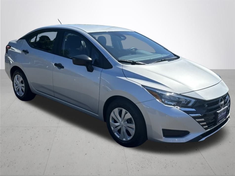 2025 Nissan Versa 1.6 S photo 5