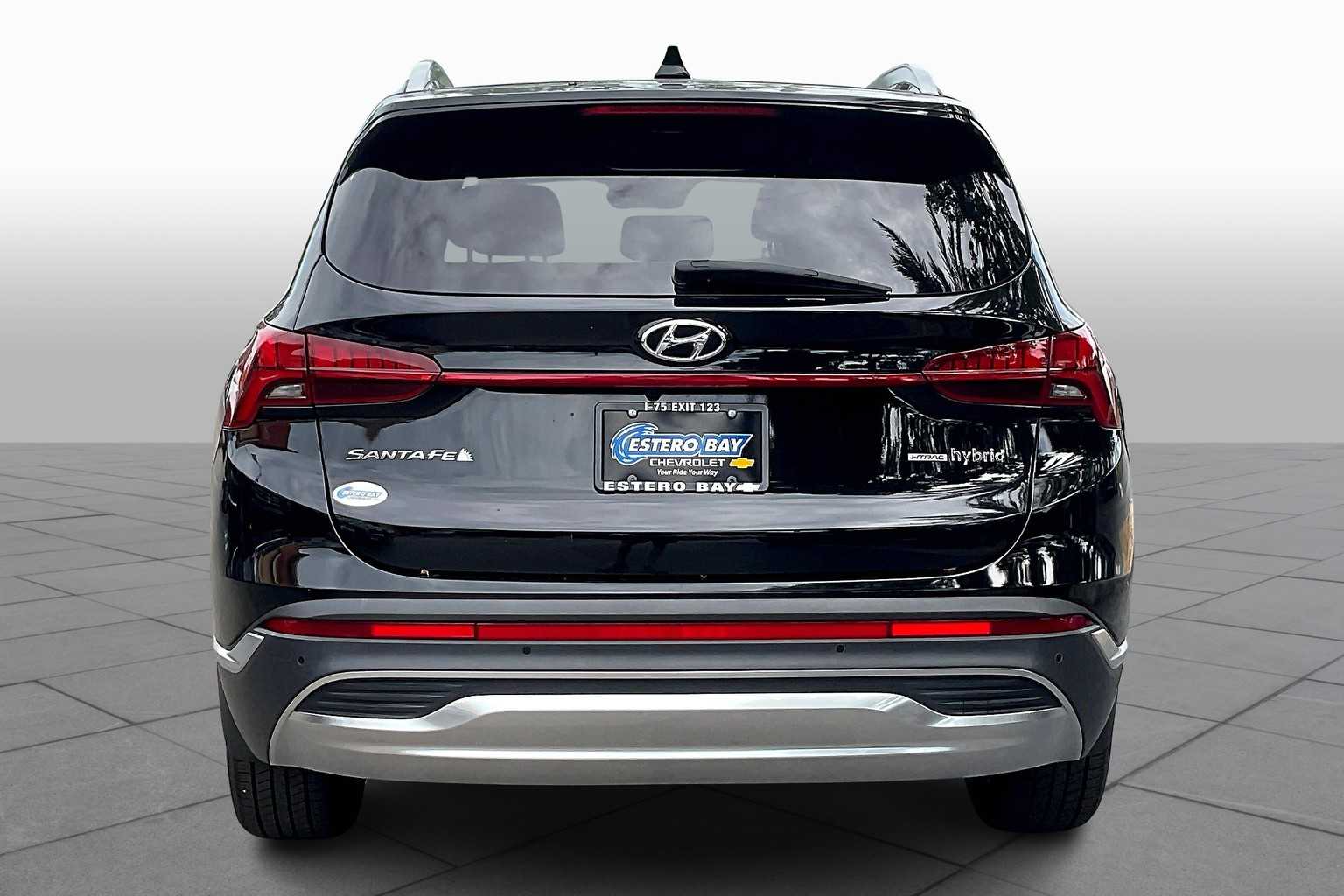 2022 Hyundai Santa Fe SEL Premium photo 3