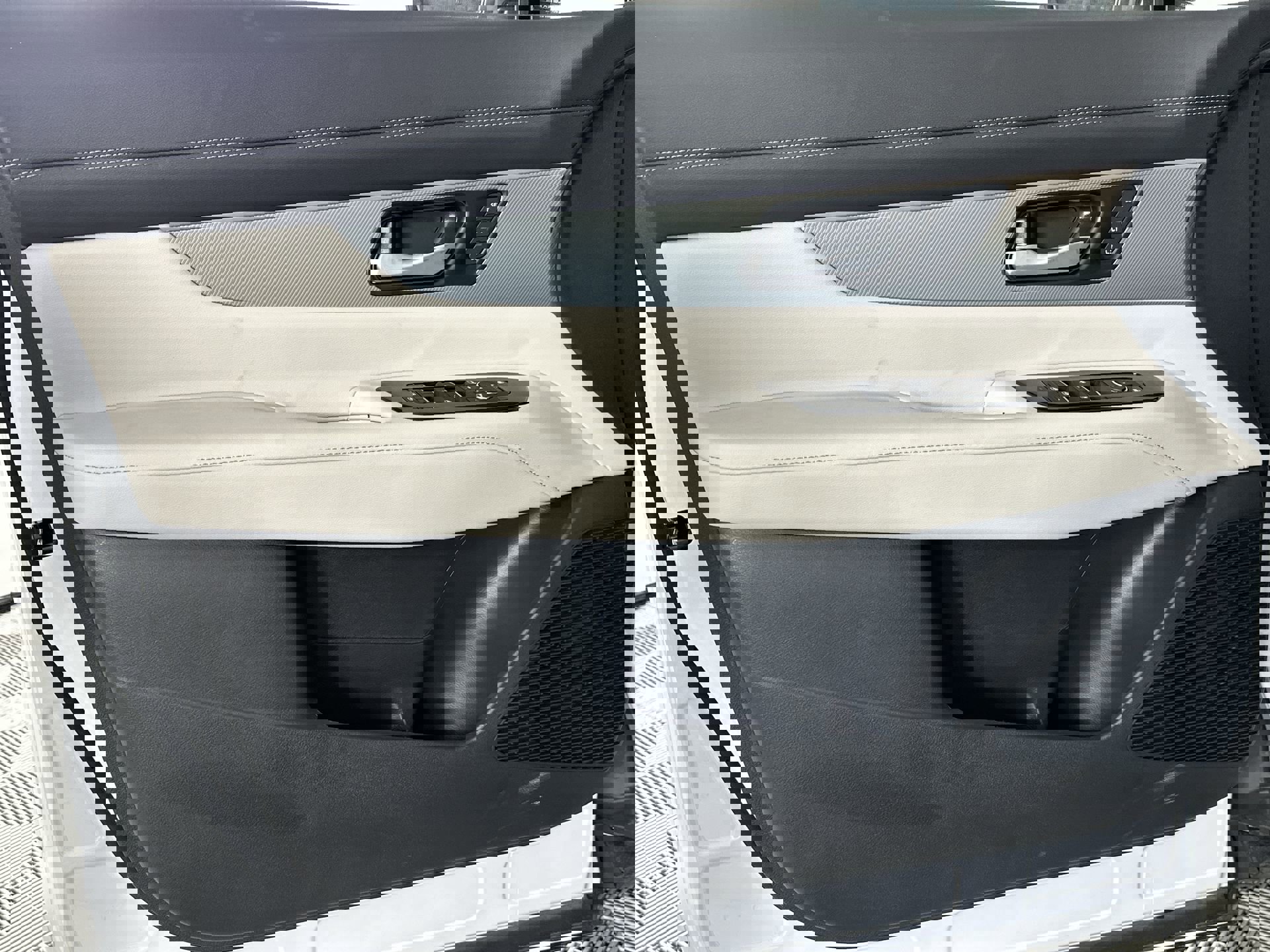 2025 Nissan Murano SL photo 25