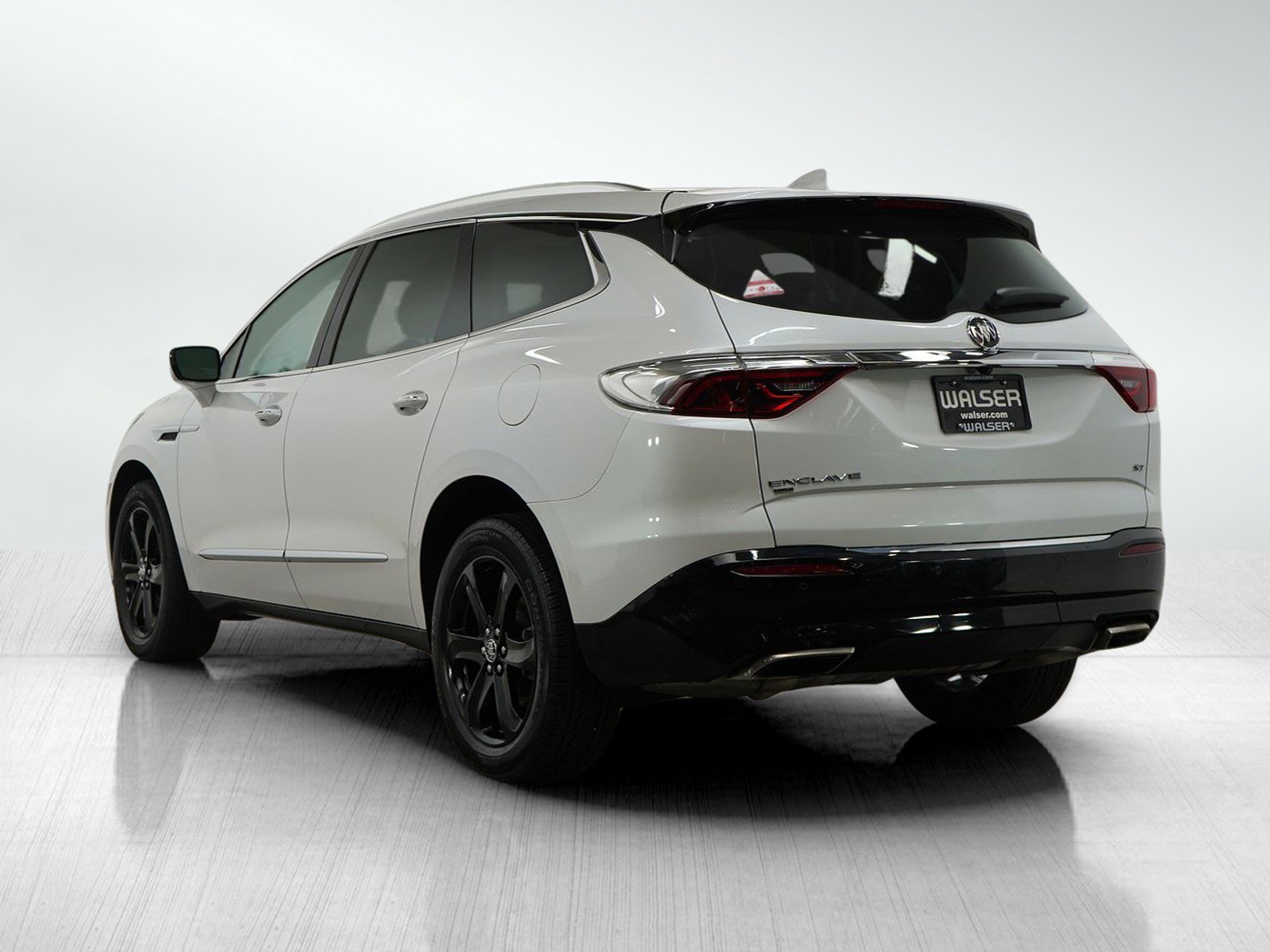 2023 Buick Enclave Essence photo 3